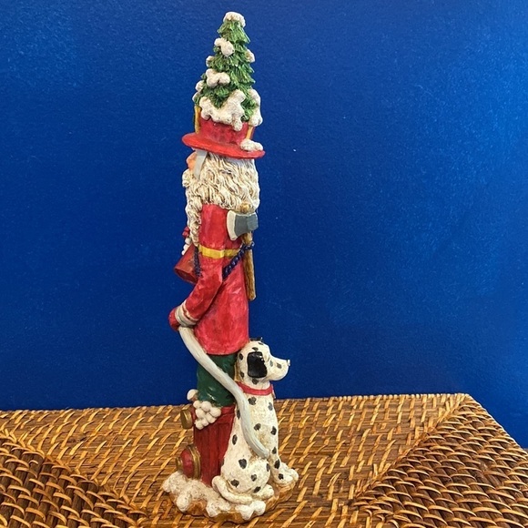 Adorable Thin Resin Fireman Santa with his Dalmatian 11” - Picture 8 of 8
